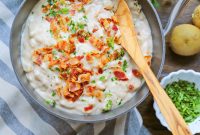 Classic New England Creamy Clam Chowder Recipe