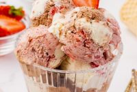 Homemade Neapolitan Ice Cream: Vanilla, Chocolate and Strawberry