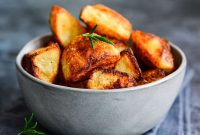 Crispy Roast Potatoes Cooked in Goose Fat