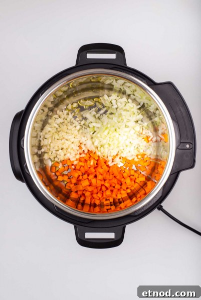 Hearty Instant Pot Bean Soup Recipe for Quick Weeknight Meals 4 img 126659 3