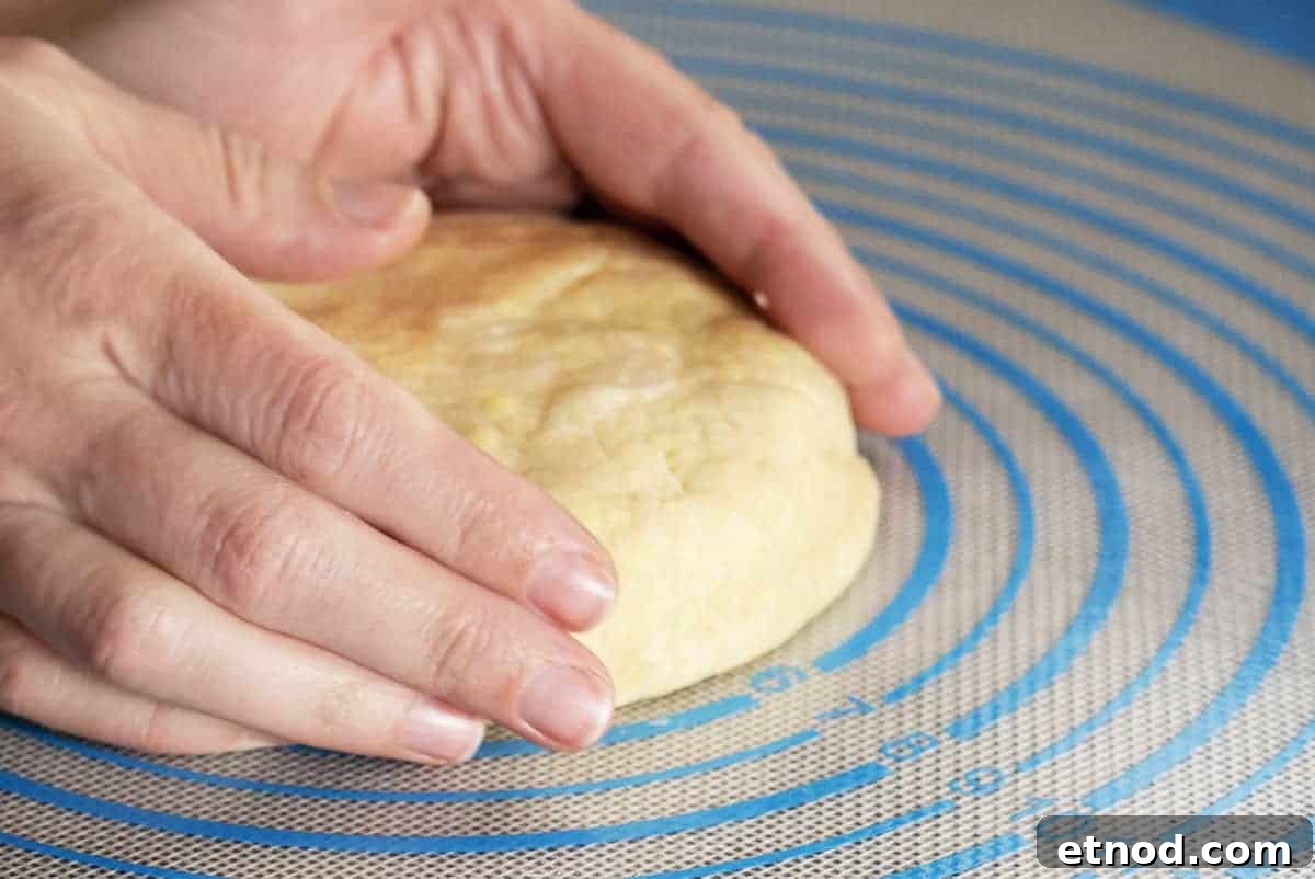 forming pie crust disc
