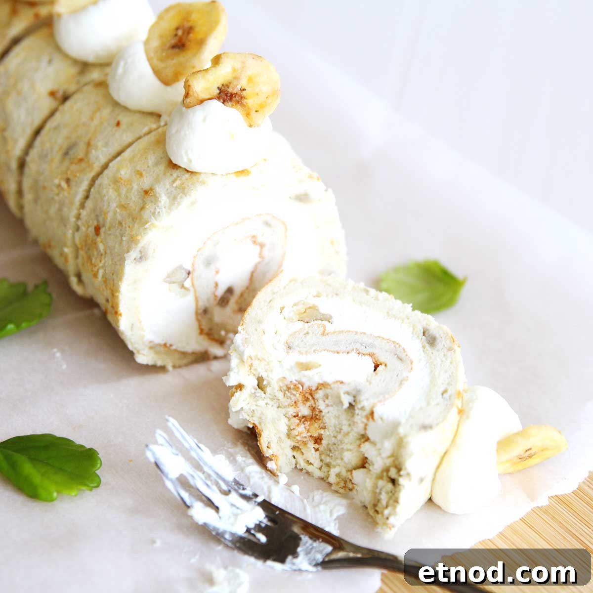 Flourless Banana Swiss Roll: Low-Sugar, Lower-Carb Recipe 5 img 28360 4