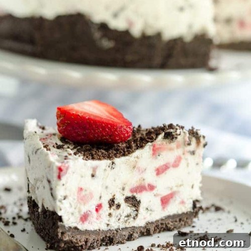 No Bake Strawberry Oreo Pie