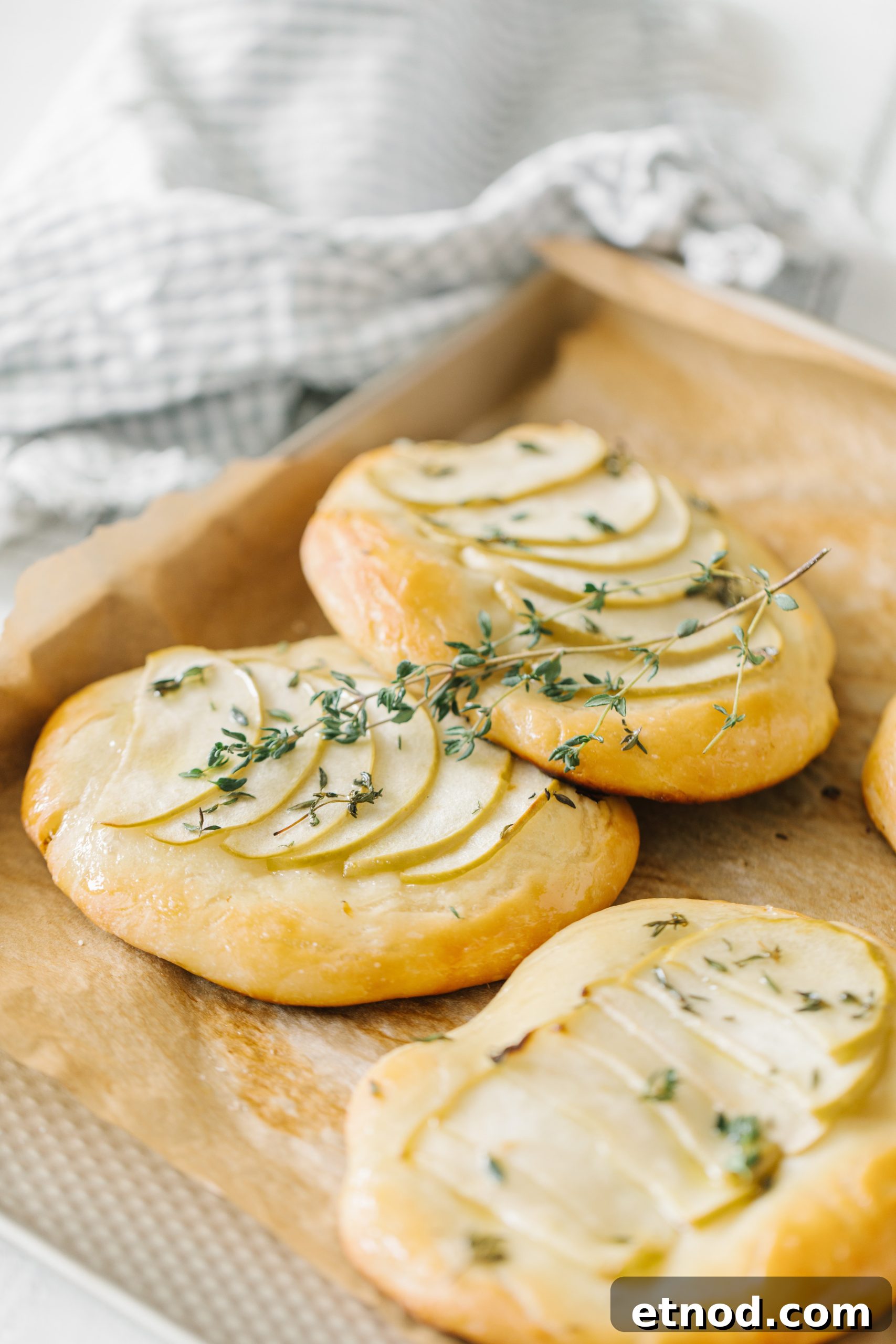 Apple and Thyme Focaccia: Rustic Savory-Sweet Flatbread Recipe 7 Apple Thyme Foccacia