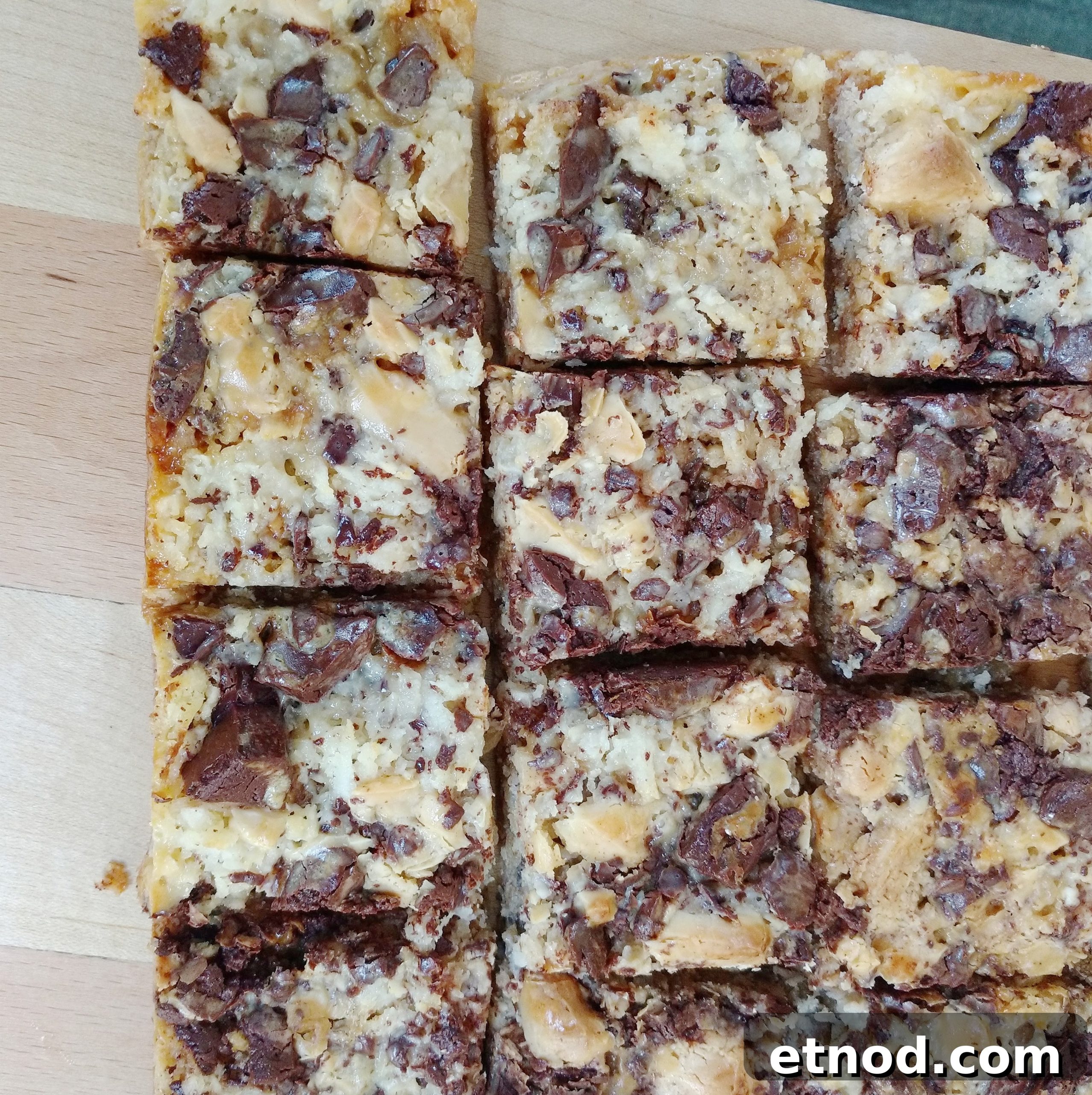 Chewy Chocolate Magic Bars Recipe for Crowd-Pleasing Desserts 2 Magic bars