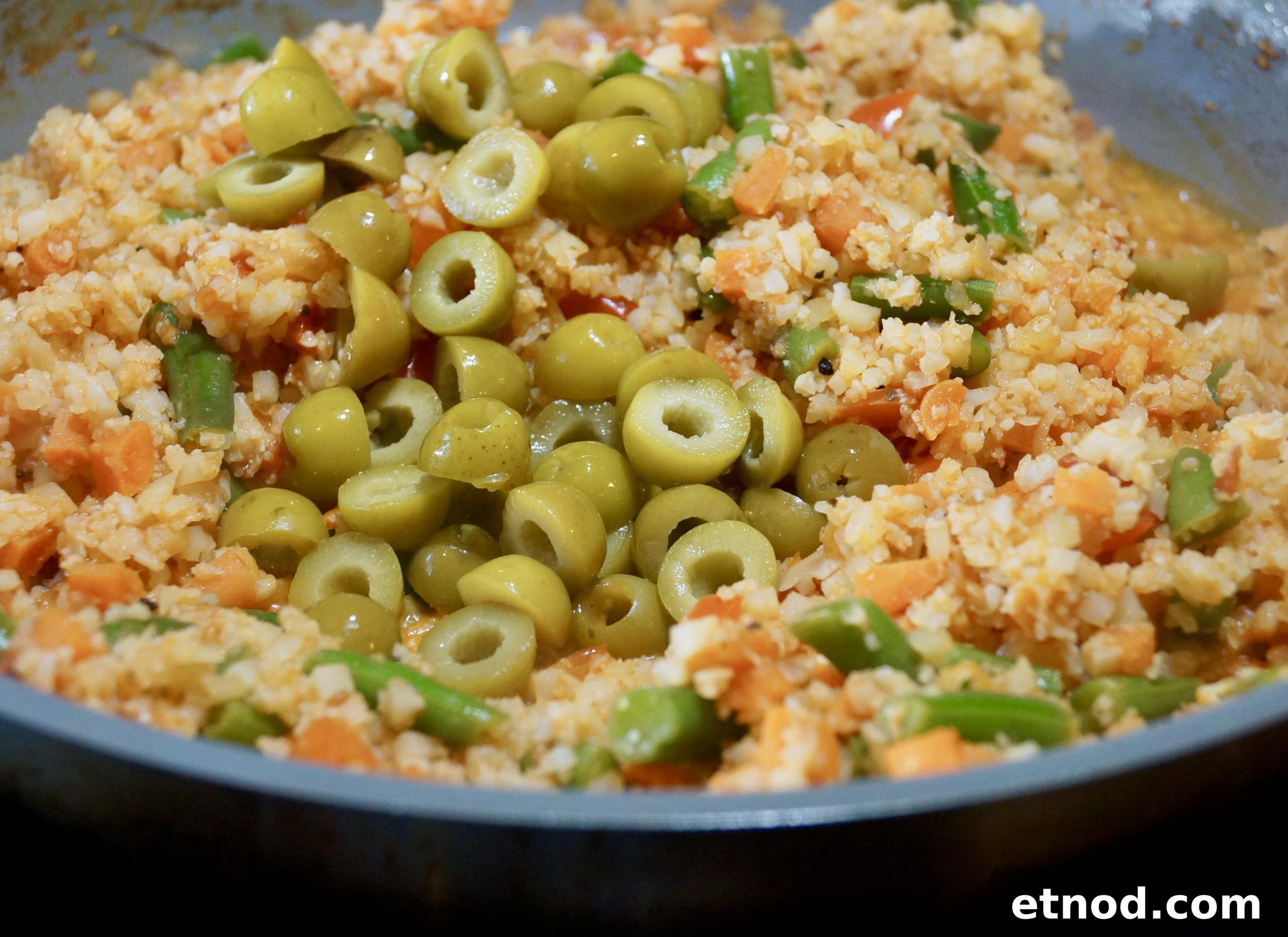 Mexican Cauliflower Arroz con Pollo Recipe: Low-Carb Chicken & Rice Alternative 8 Olives for Mexican cauliflower arroz con pollo